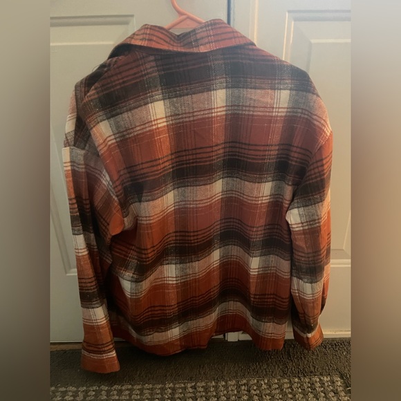 Shacket - Picture 2 of 2